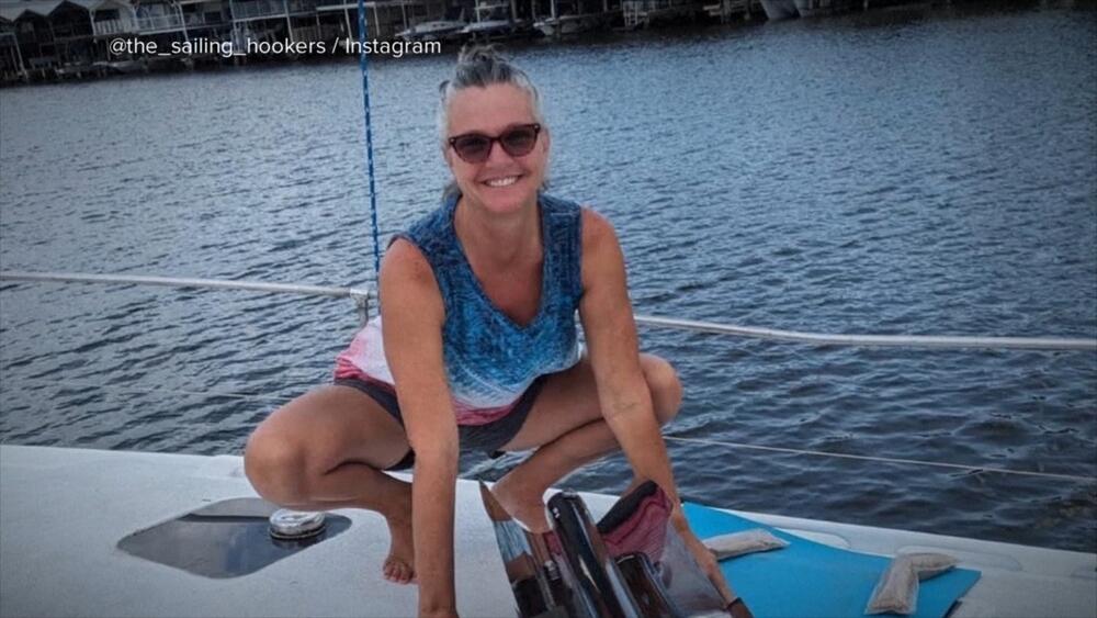 FINAL VIDEO… THE CONSPIRACY REVEALED IN THE LAST 3 SECONDS… — The footage shows Lynette Hooker smiling on a boat, but it was her husband Brian Hooker’s expression that caught investigators’ attention